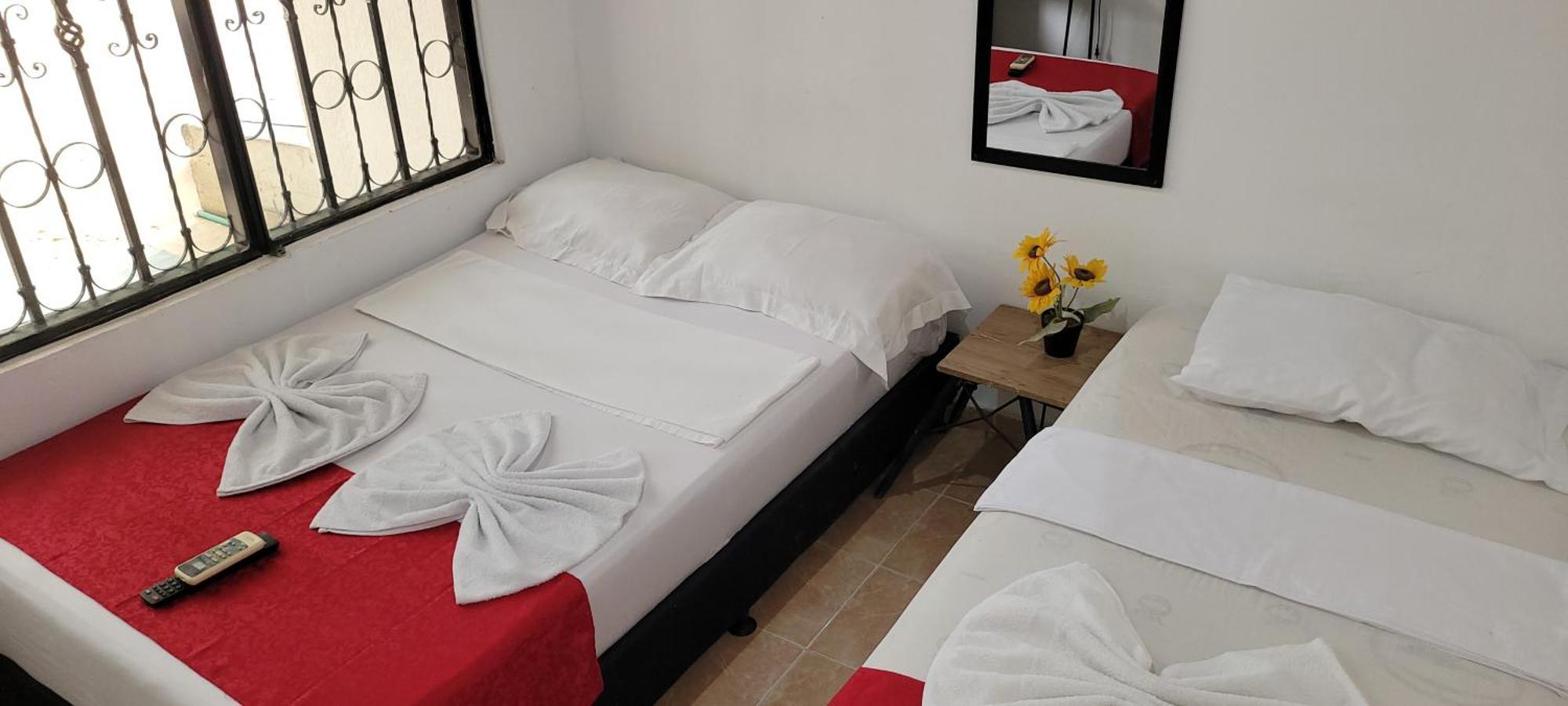 Hostal Villa Del Rio Las Brisas Villavieja Exterior foto